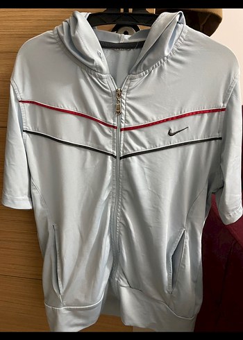 Nike Kisa Kollu Hirka
