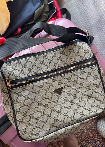  Beden Çanta gucci prada guess