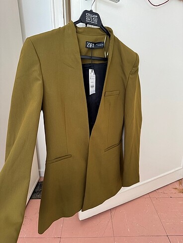 Zara Zara etiketli bele oturan blazer ceket