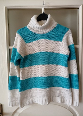 Mavi Beyaz Çizgili Boğazlı Örgü Kazak - Görsel 2