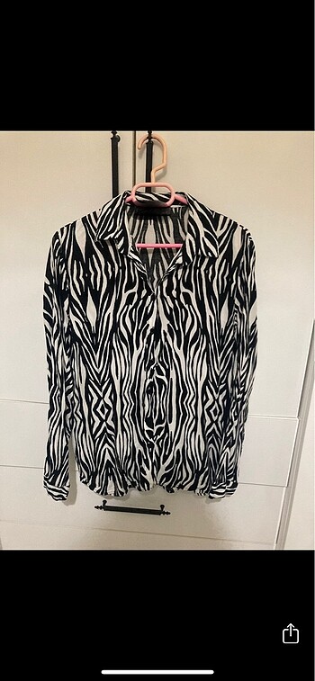 Zebra desenli gömlek