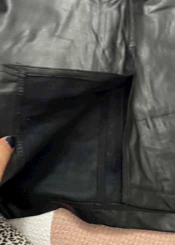 Siyah Deri Midi Kadın Şort - Görsel 2