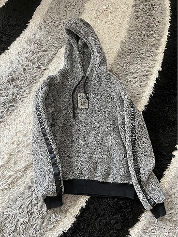 Kapşonlu sweat