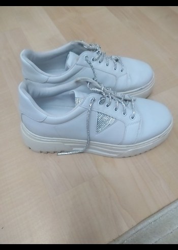 Beyaz Kadın Dolgu Topuklu Spor Ayakkabı