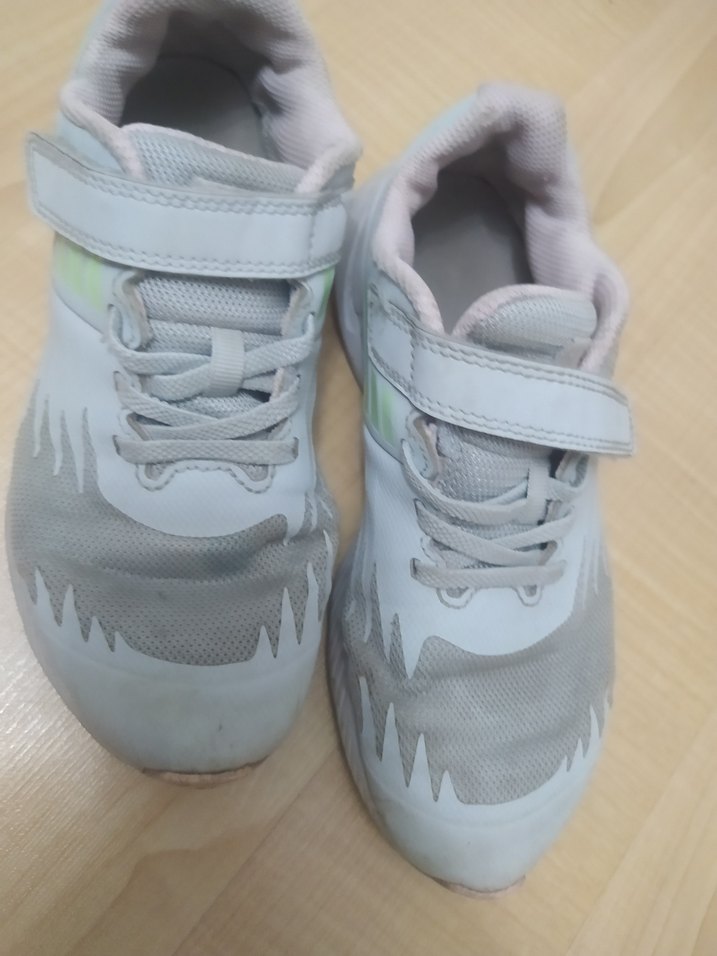 Nike unisex Çocuk Gri Beyaz Spor Ayakkabı - Görsel 2