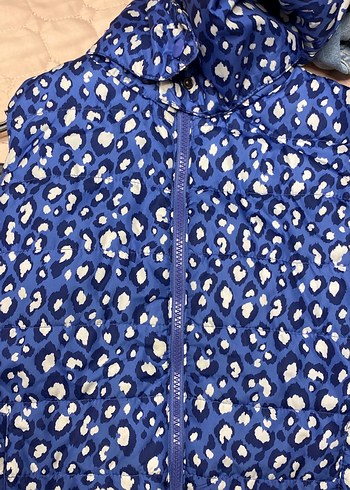 Kız Çocuk Mavi Kapüşonlu Desenli Yelek - Görsel 4