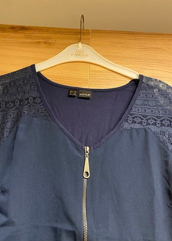 Kadın Lacivert V Yaka Kısa Kollu Bluz - Görsel 2