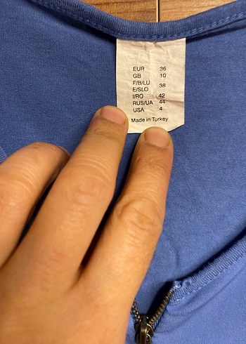 Nakışlı V Yaka Kadın Bluz - Görsel 3