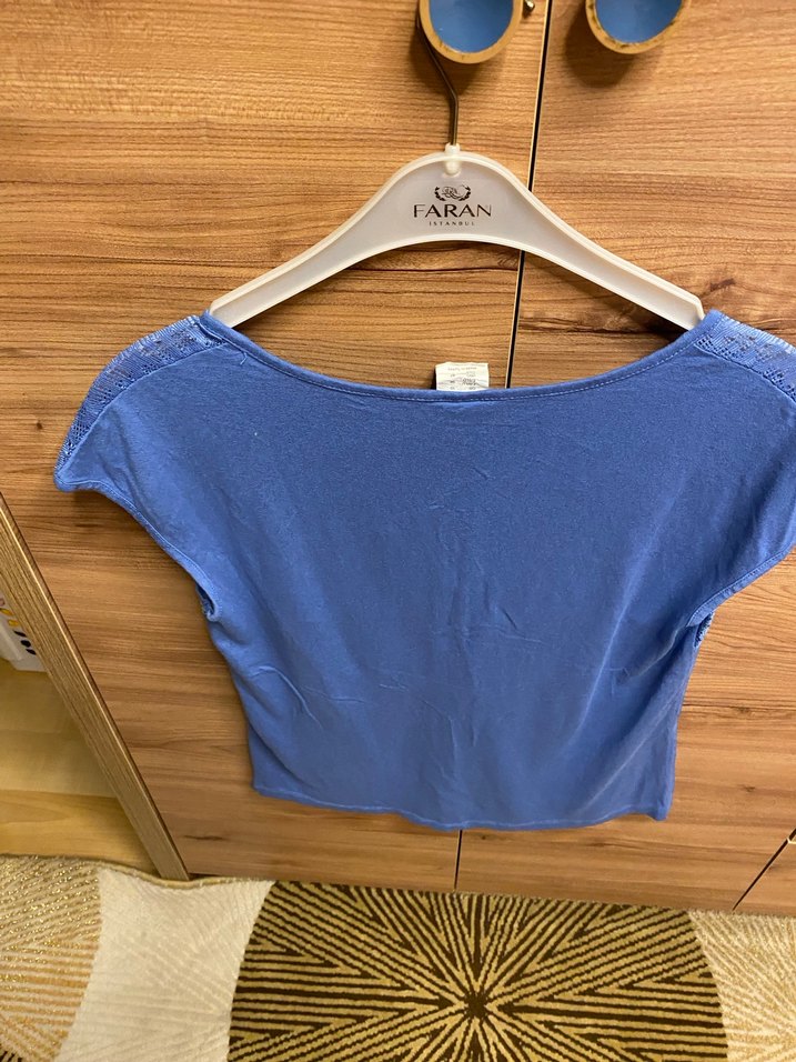 Nakışlı V Yaka Kadın Bluz - Görsel 2