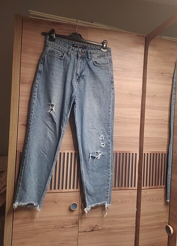 Bayan Jean 