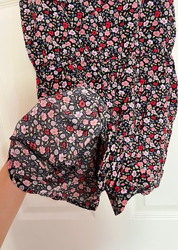 H&M marka çiçek desenli şort tulum - Görsel 7
