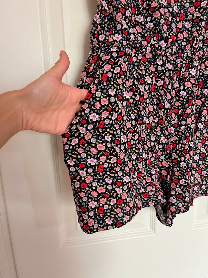 H&M marka çiçek desenli şort tulum - Görsel 4