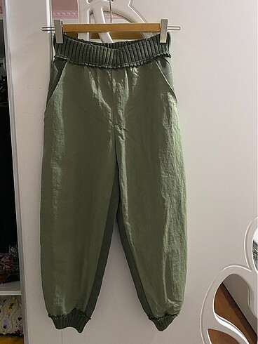 Zara kırkyama tasarımlı haki renk pantolon - Görsel 3