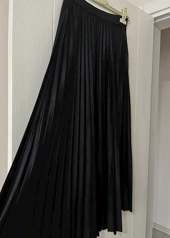 Siyah deri görünümlü Etek - Görsel 2