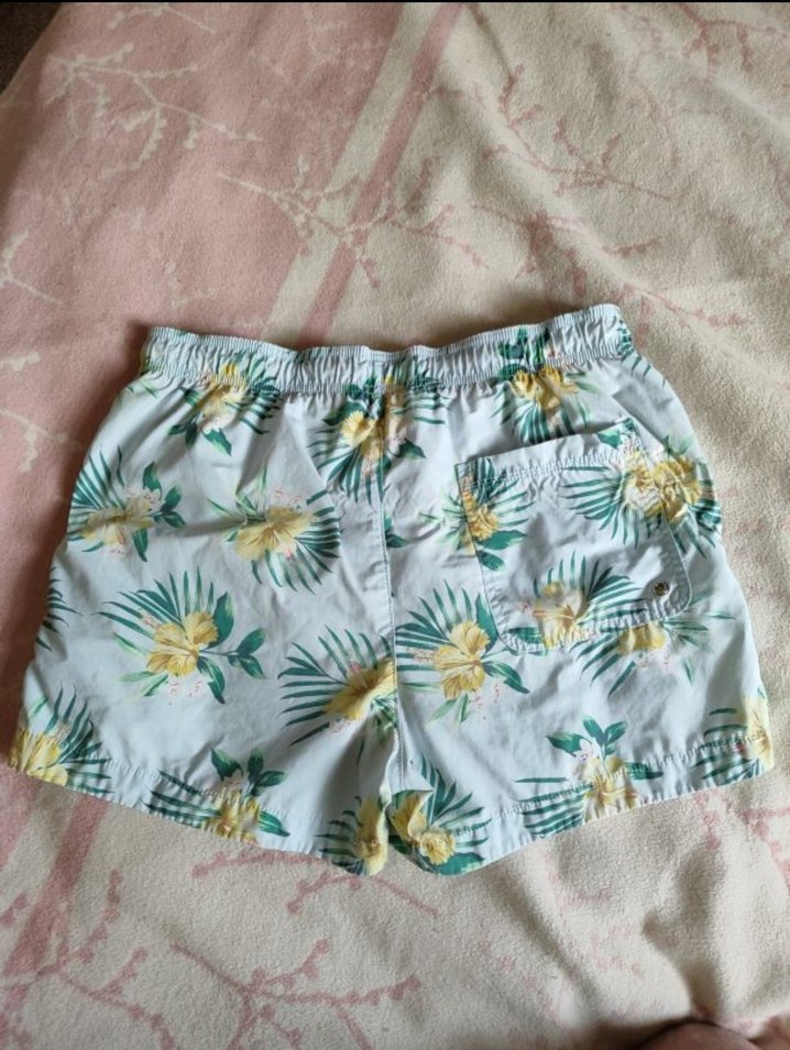 Düğmeli Beyaz Çiçek Desenli Erkek Mayo - Görsel 3