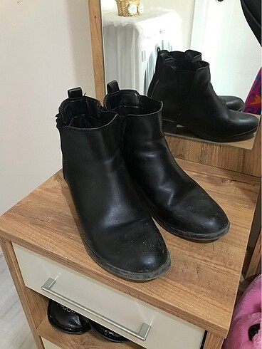 Zara Kısa bot