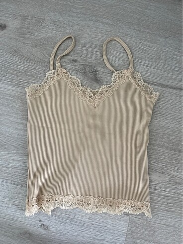 Dantelli crop top