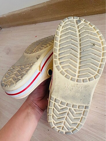 37 Beden Crocs terlik