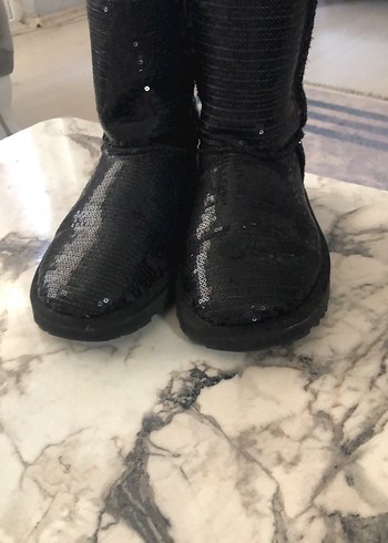 Siyah pullu ugg - Görsel 4