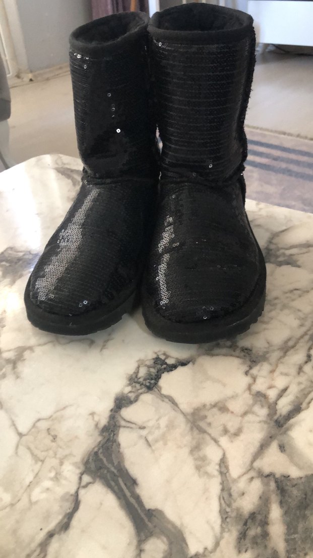 Siyah pullu ugg - Görsel 4