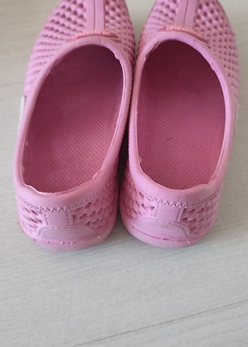 31 Beden Kız Çocuk Pembe Delikli deniz-havuz ayakkabısı