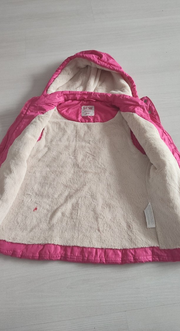 Pembe Kapüşonlu Kız Yeleği - Görsel 2