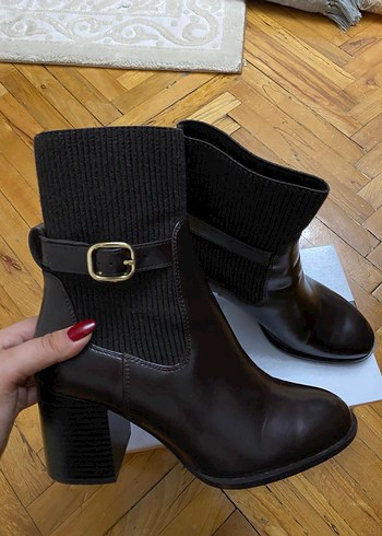 Deri Topuklu Bilekli Bot - Görsel 2