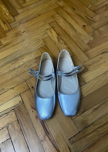 Gri Tokalı Blok Topuk Kadın Babet - Görsel 4