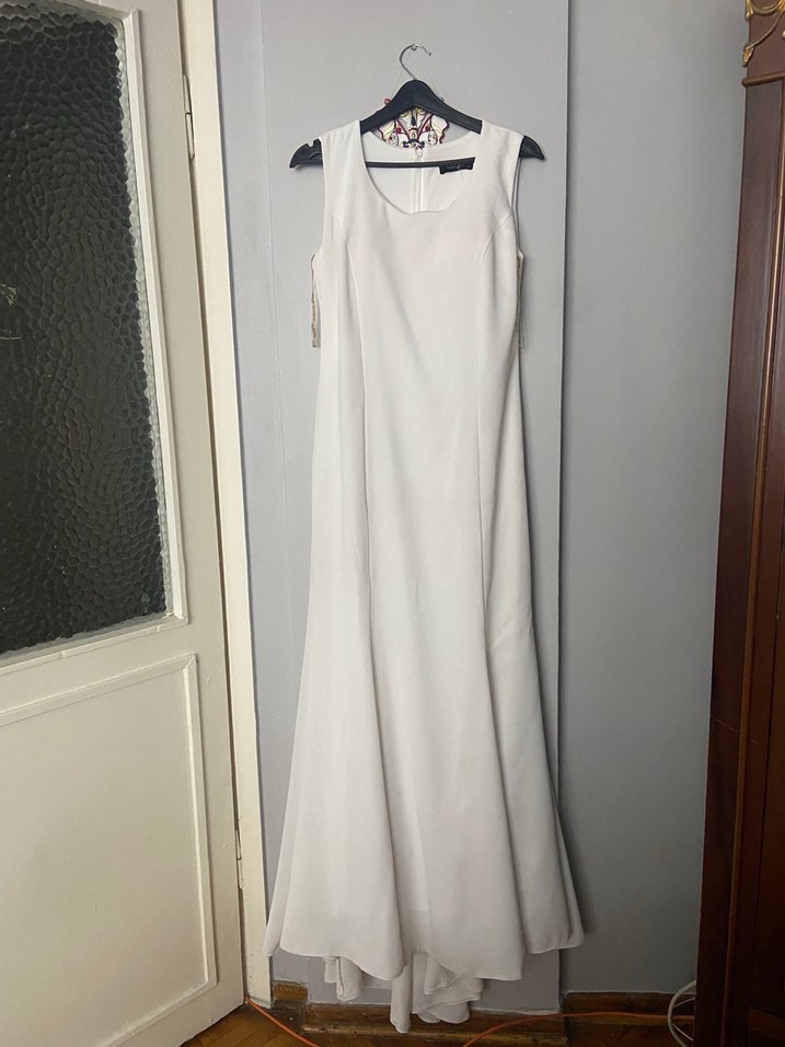 Uzun Kollu İşlemeli Beyaz Abiye Elbisesi - Görsel 2