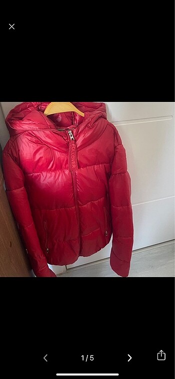 BERSHKA puffy mont