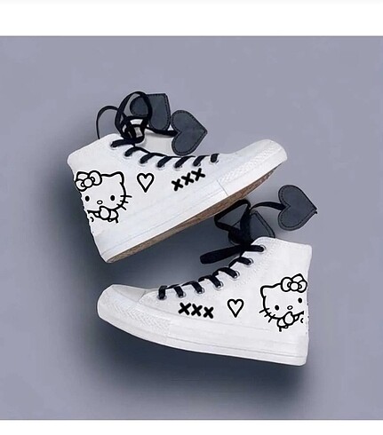 Kalp bağcıklı hello converse