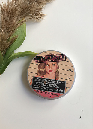 The balm mary lou manizer