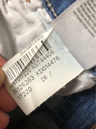 26 Beden mavi Renk Mavi pantolon