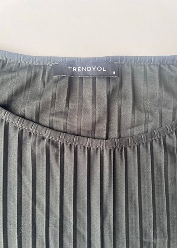 Kadın Koyu Yeşil Piliseli Kısa Kollu Bluz - Görsel 3