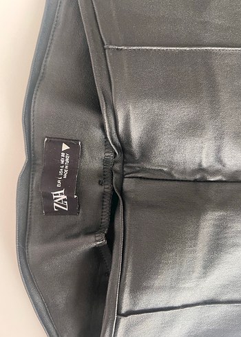 Siyah Deri Dar Kesim Midi Kadın Pantolon - Görsel 3