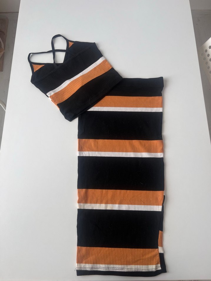 Çizgili Siyah Kadın Triko Midi Etrk ve Crop Üst - Görsel 2