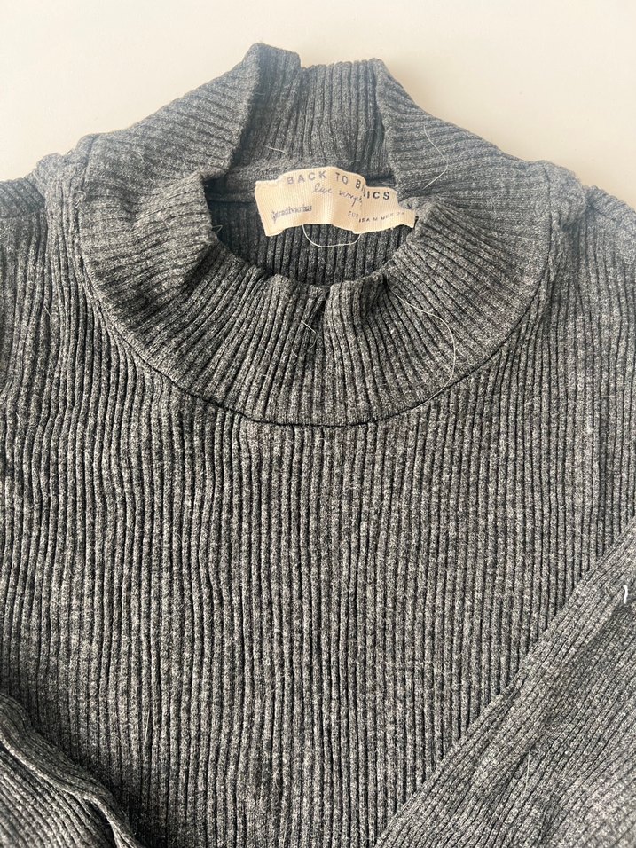 Gri Uzun Kollu Yüksek Yakalı Kadın Kazak - Görsel 2