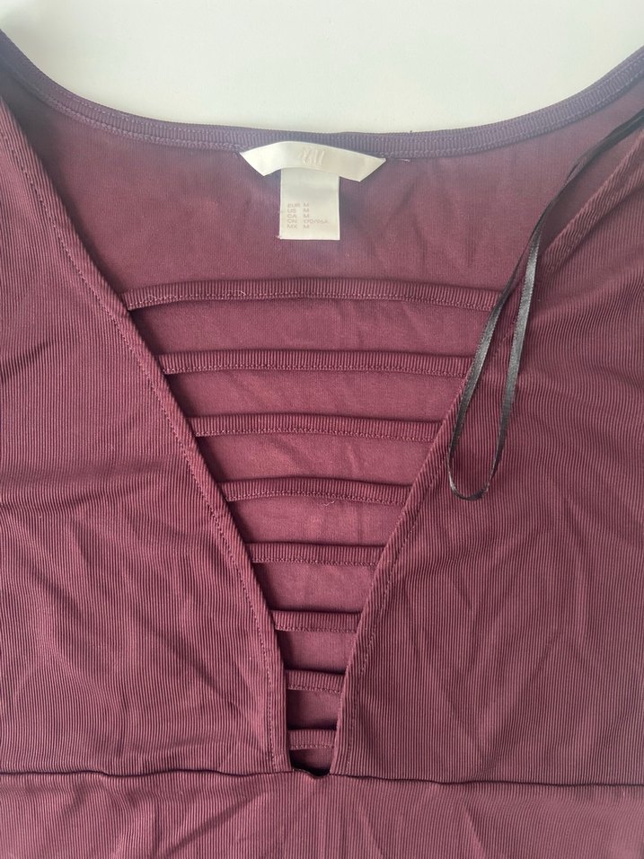 Bordo V Yaka Kısa Kollu Kadın Tişört - Görsel 2