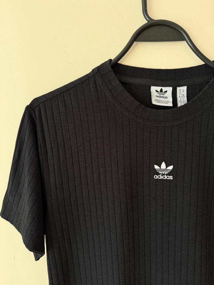 Siyah Adidas Kısa Kollu Kadın Tişört - Görsel 3