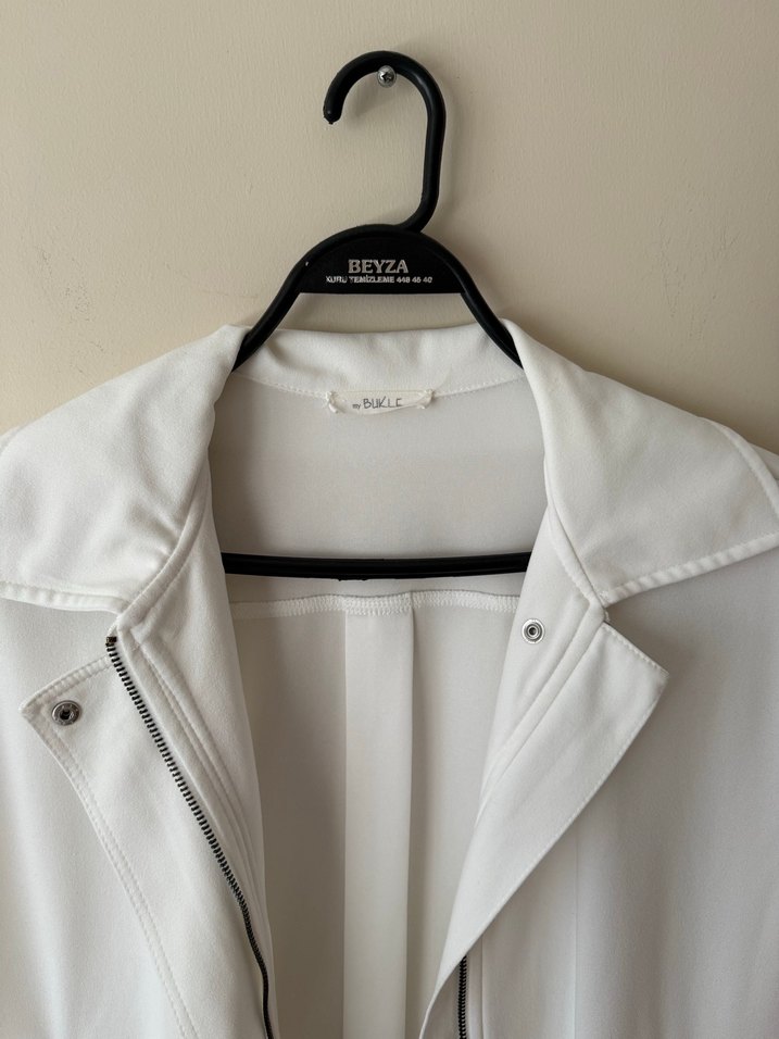 Kadın Beyaz Fermuarlı Kolsuz Yelek - Görsel 4