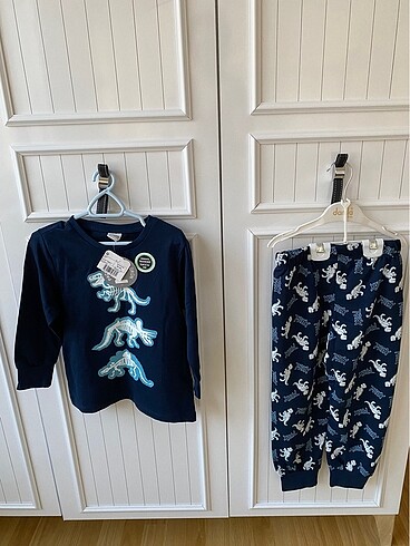 LCW karanlıkta parlayan pijama takımı