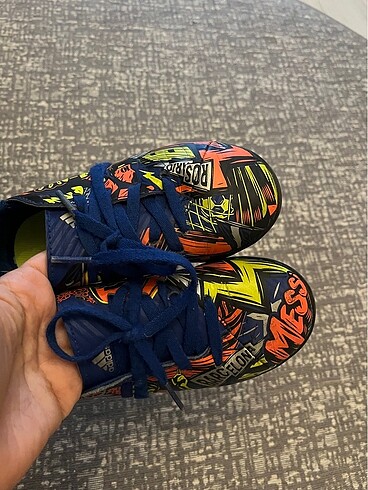 Adidas halısaha