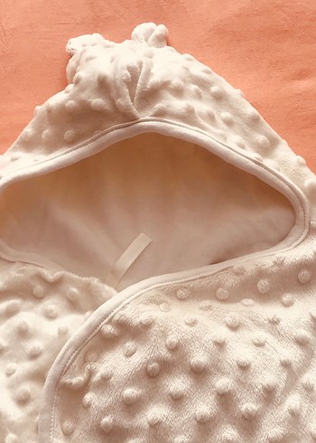 Kapüşonlu Beyaz Örgü Bebek Tulumu - Görsel 9