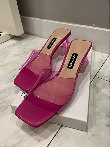 Nine West Nıne West pembe şeffaf topuklu terlik