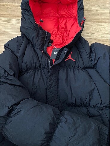 Nike Unisex Mont