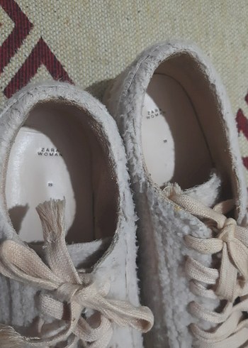 Beyaz Peluş Detaylı Kadın Spor Ayakkabı - Görsel 3