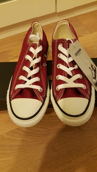 36 numara kısa bordo orijinal converse 