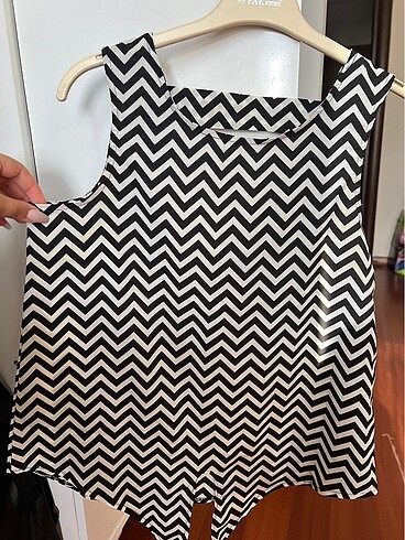 çizgili sırt dekolteli bluz - Görsel 2