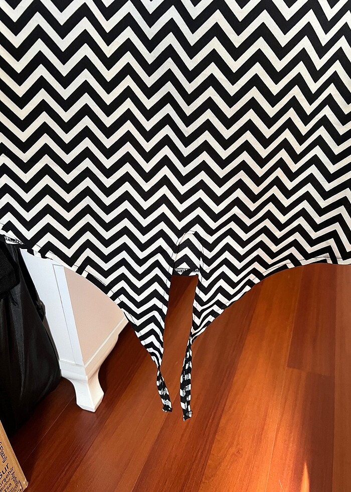 çizgili sırt dekolteli bluz - Görsel 3