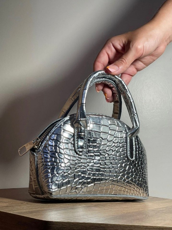 Gri Yılan Derisi Desenli Metal Kadın Çanta - Görsel 2